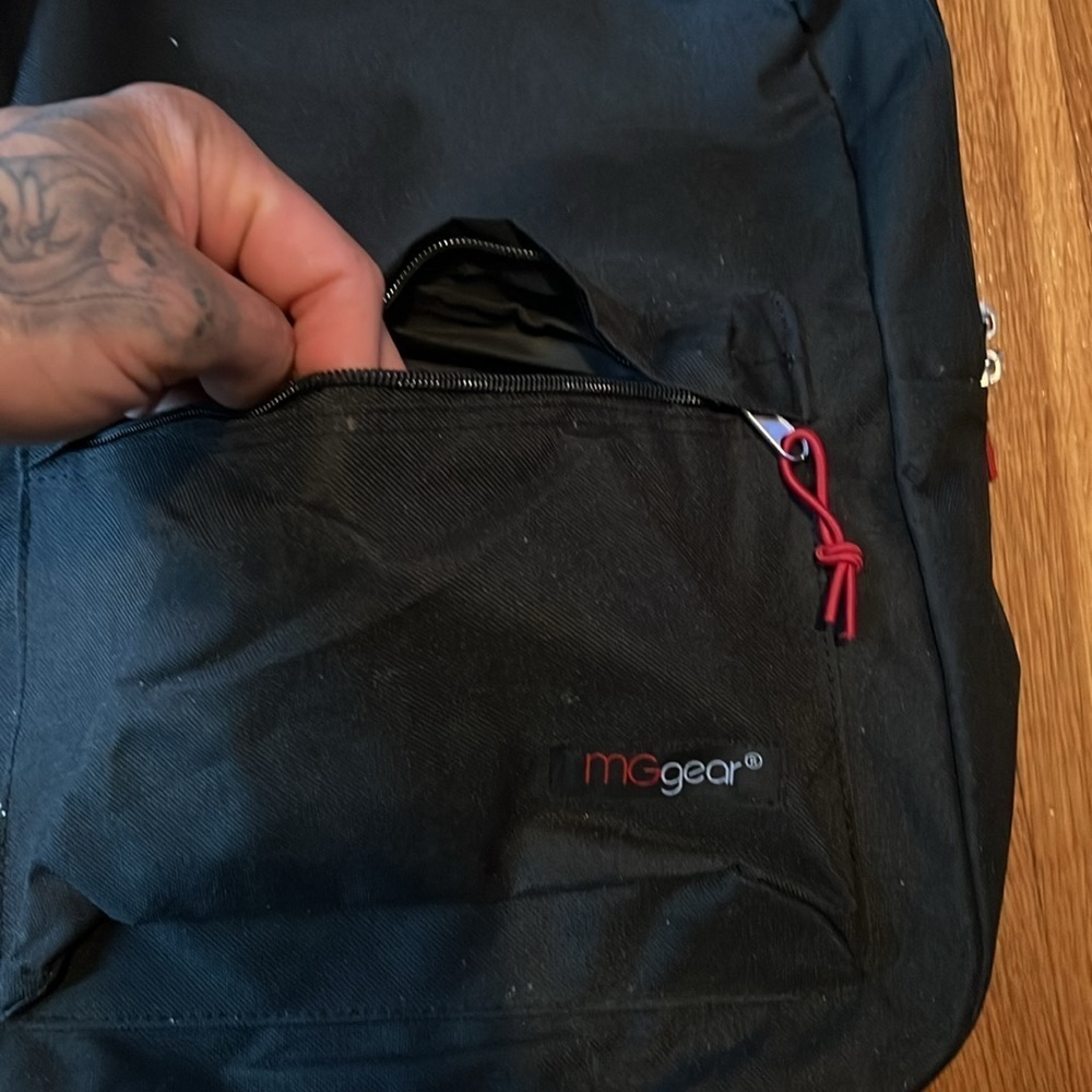 MG gear solid black school backpack new - Picture 2 of 4